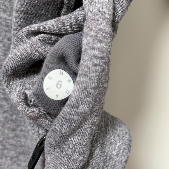 Lululemon Hill and Valley Mock Neck Long Sleeve Sweatshirt in Grey Size 6 - Picture 10 of 10